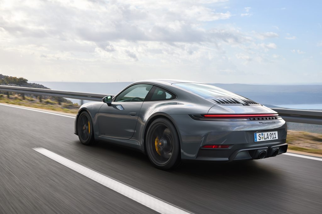 New Porsche 911 GTS