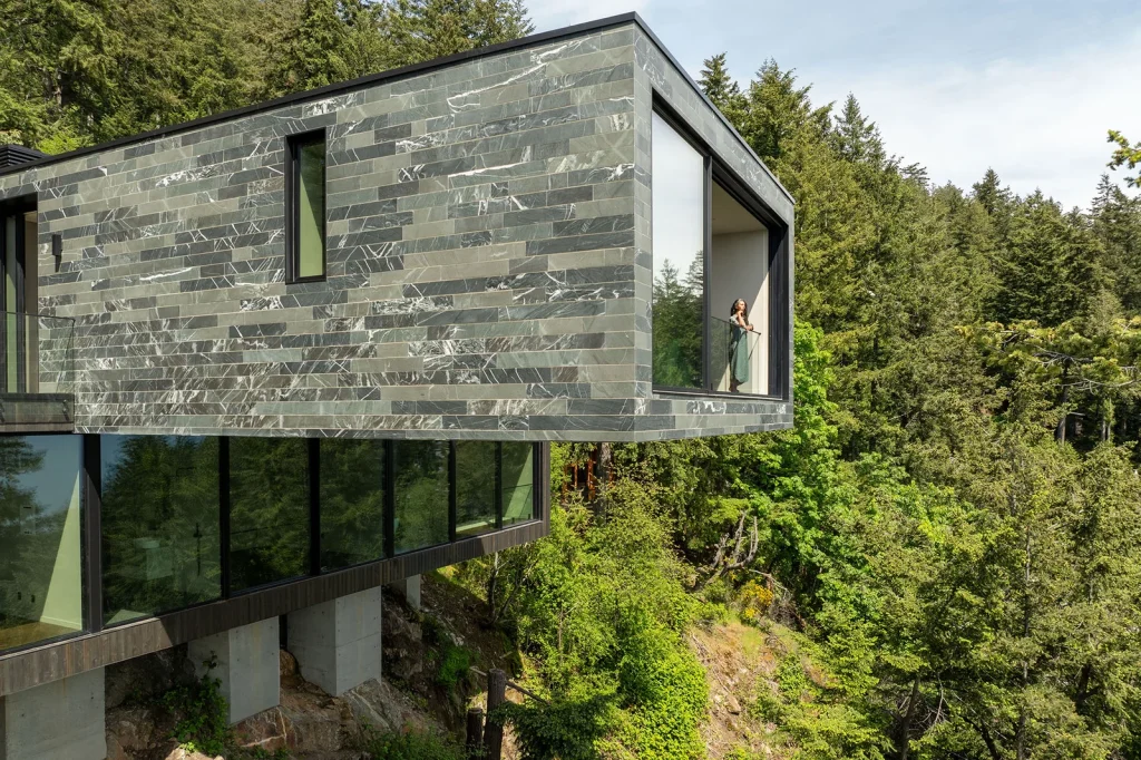 Floht Haus modern cliffside retreat