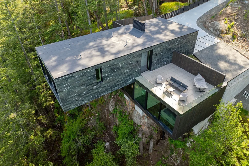 Floht Haus modern cliffside retreat