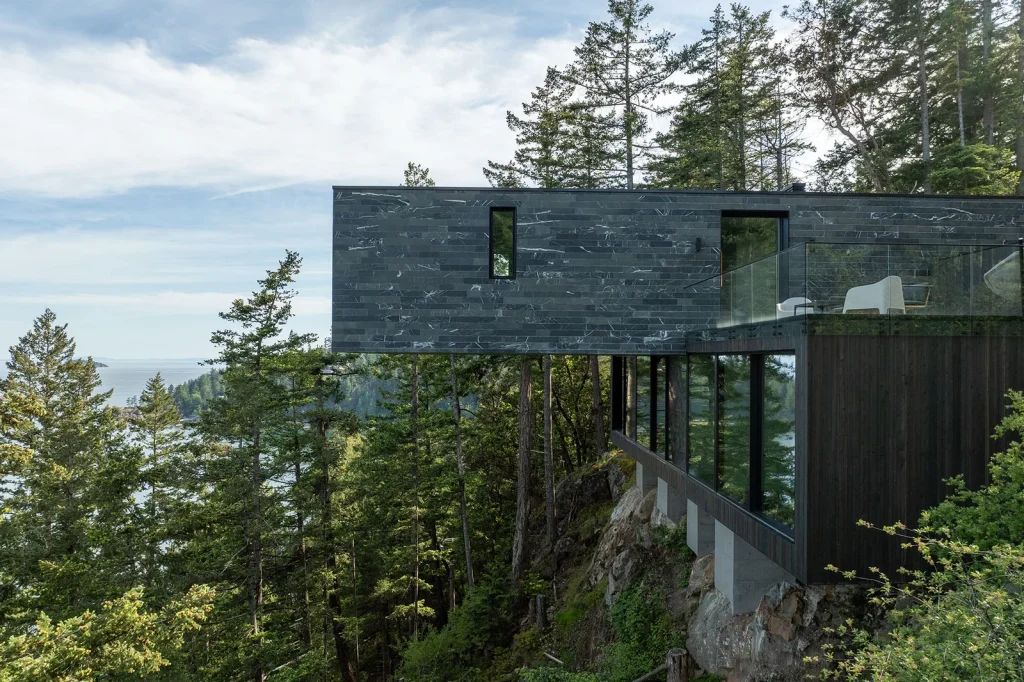 Floht Haus modern cliffside retreat