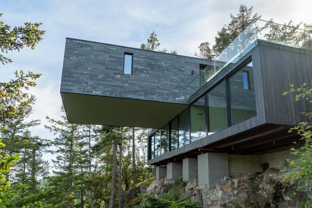 Floht Haus modern cliffside retreat