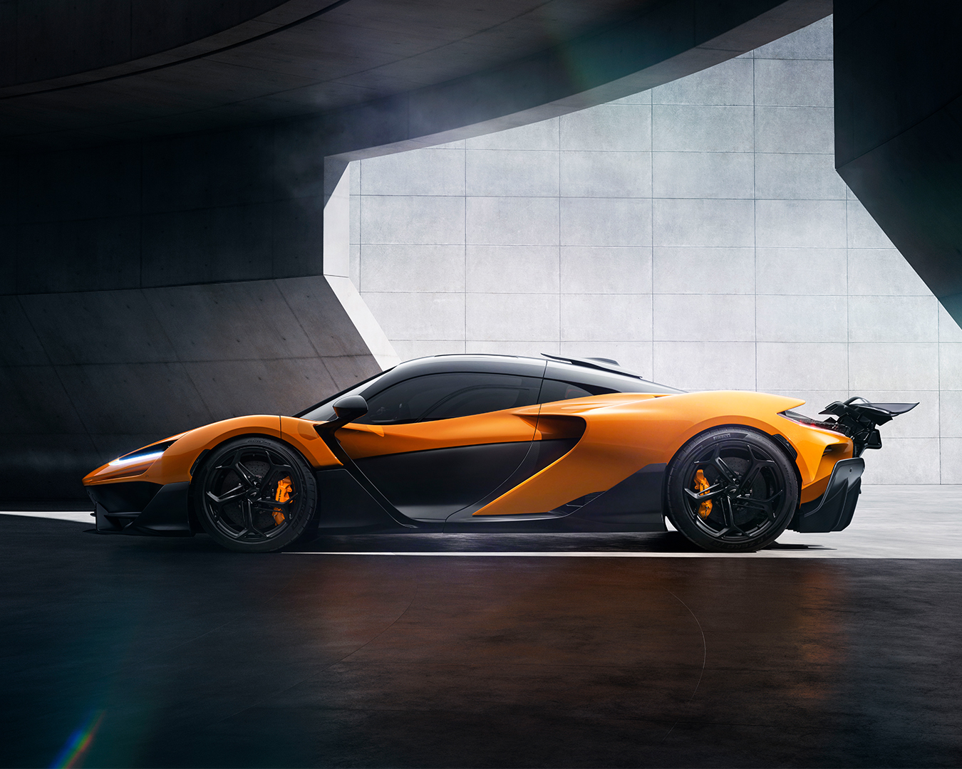 McLaren W1 Hypercar: F1-Inspired Engineering